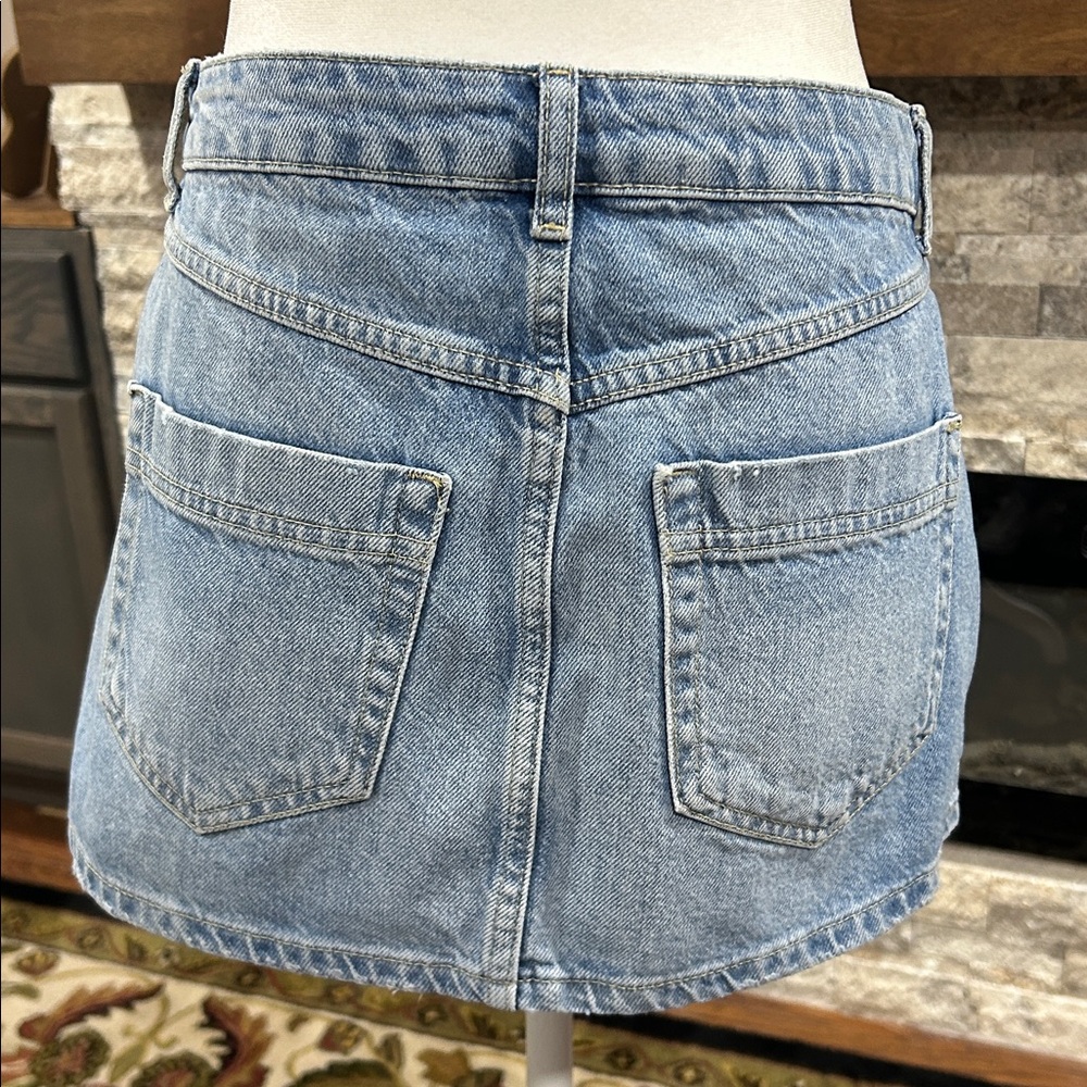 Free People Distressed Denim Mini Skirt with Asymmetrical Button Detail size 24 - Picture 5 of 8